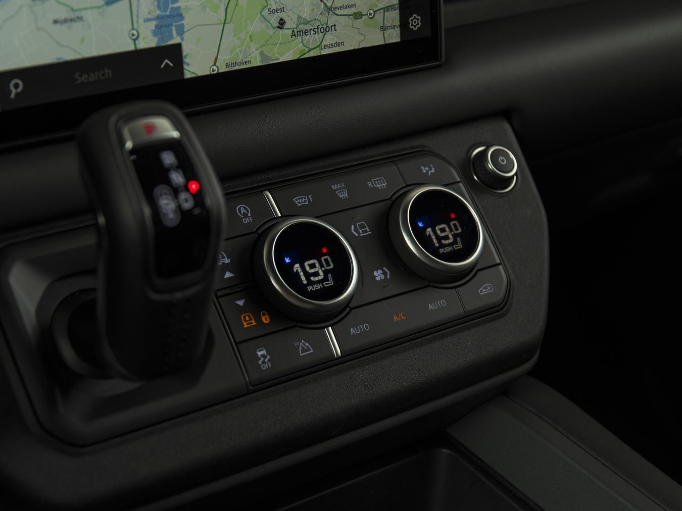 Land Rover Defender 110 P425 V8 X-Dynamic HSE