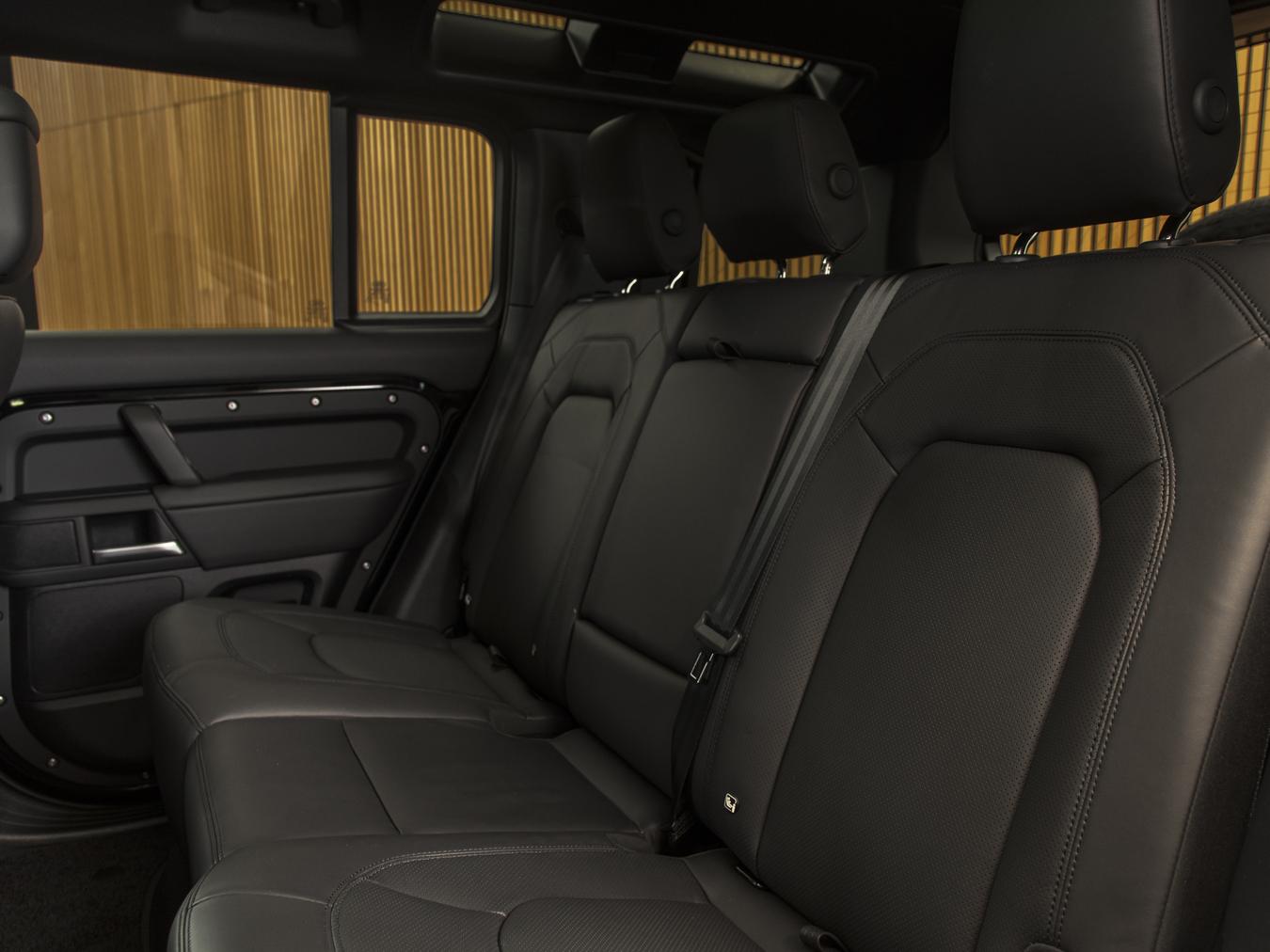 Land Rover Defender 110 P425 V8 X-Dynamic HSE