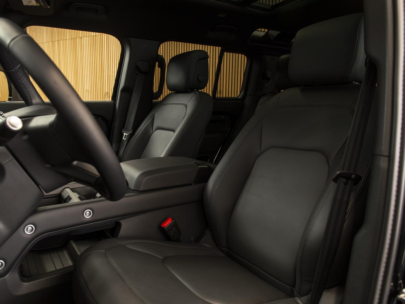 Land Rover Defender 110 P425 V8 X-Dynamic HSE