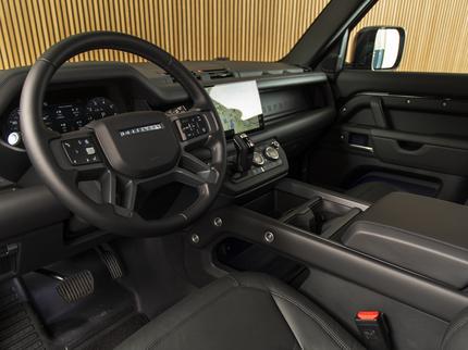 Land Rover Defender 110 P425 V8 X-Dynamic HSE