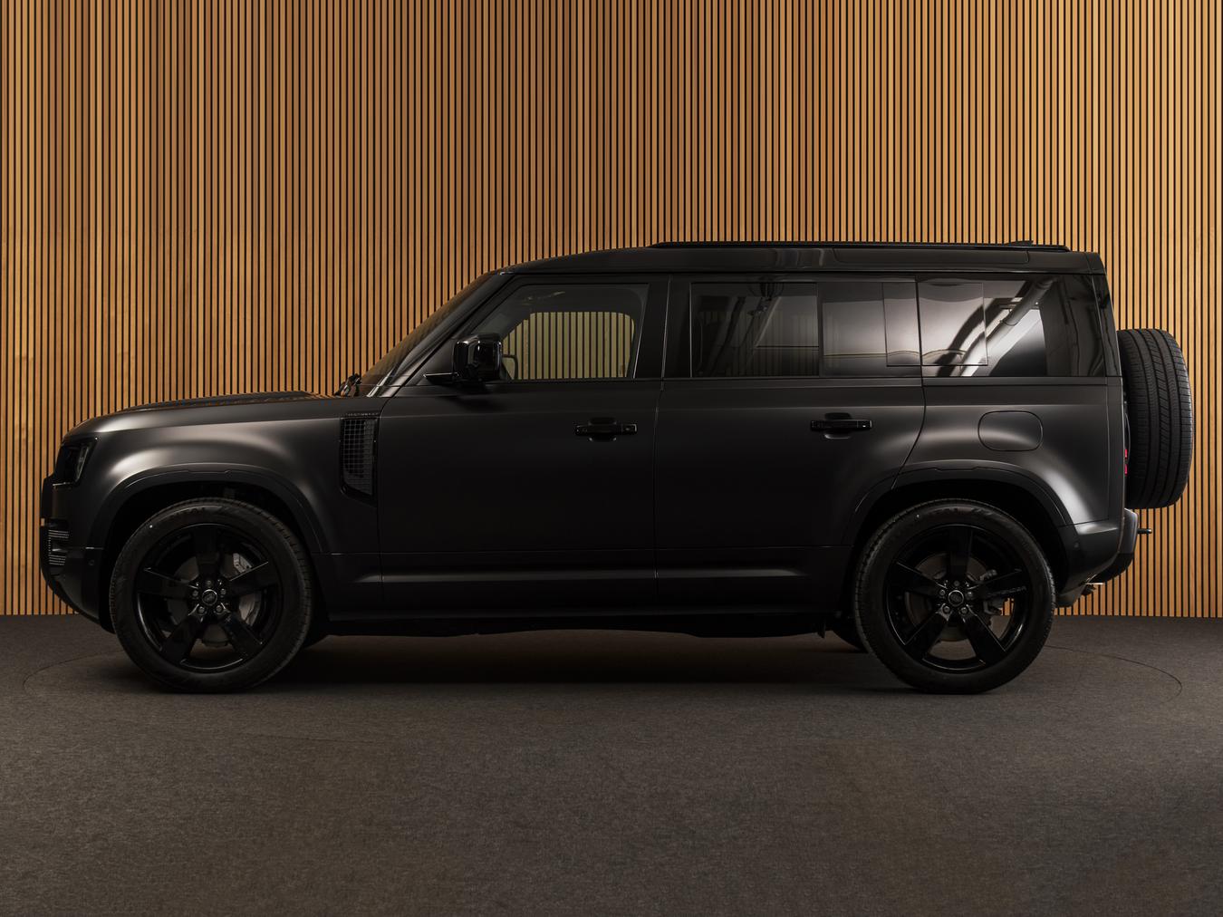 Land Rover Defender 110 X-Dynamic HSE P300e