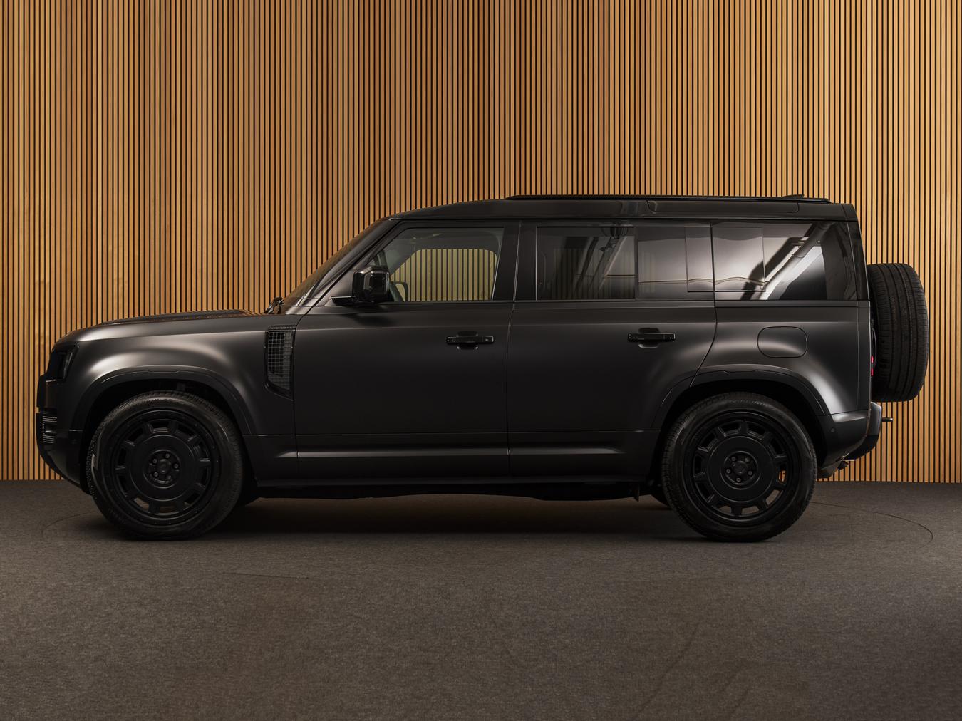 Land Rover Defender 110 X-Dynamic HSE P300e