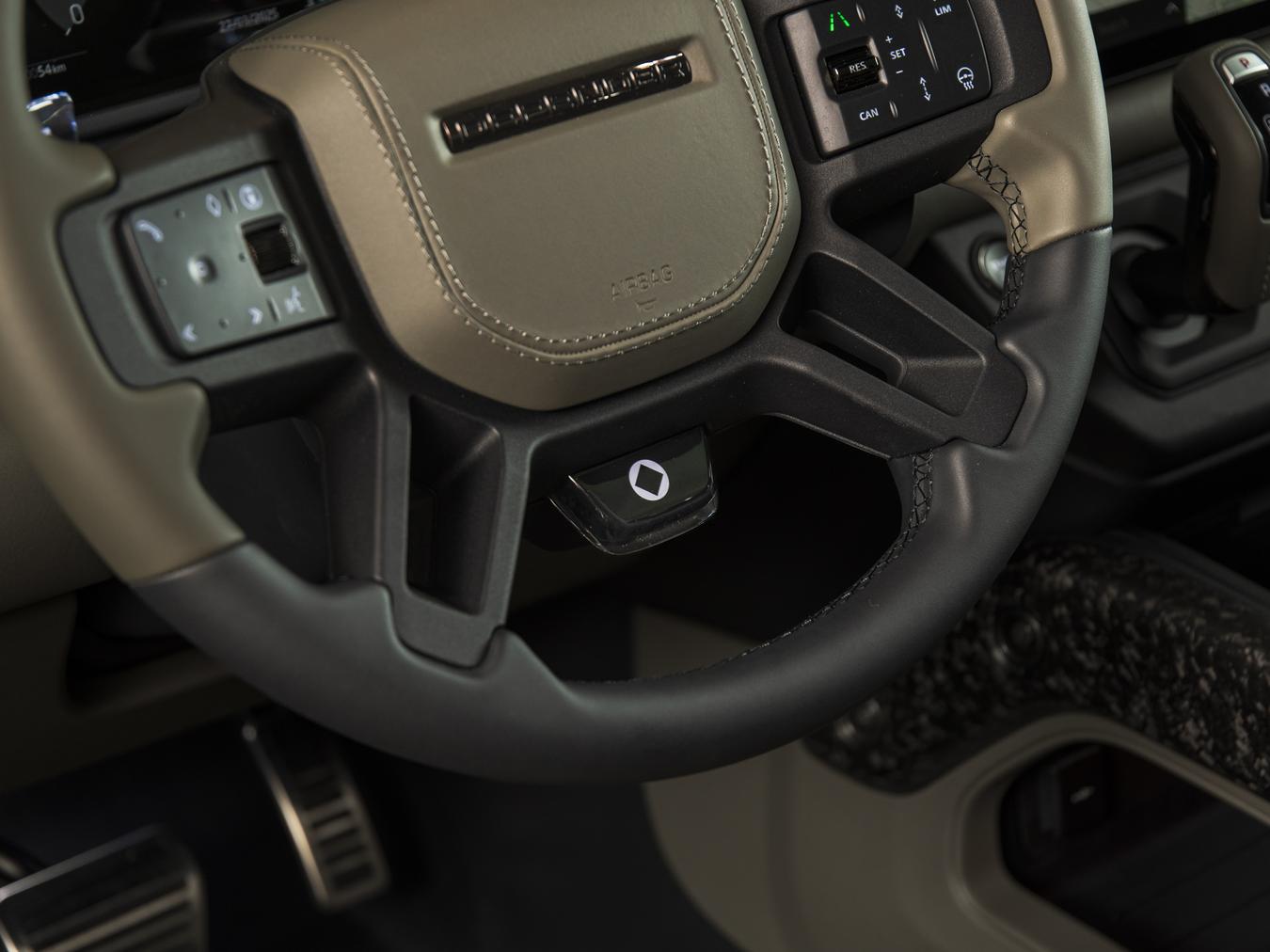 Land Rover Defender 110 P635 AWD OCTA