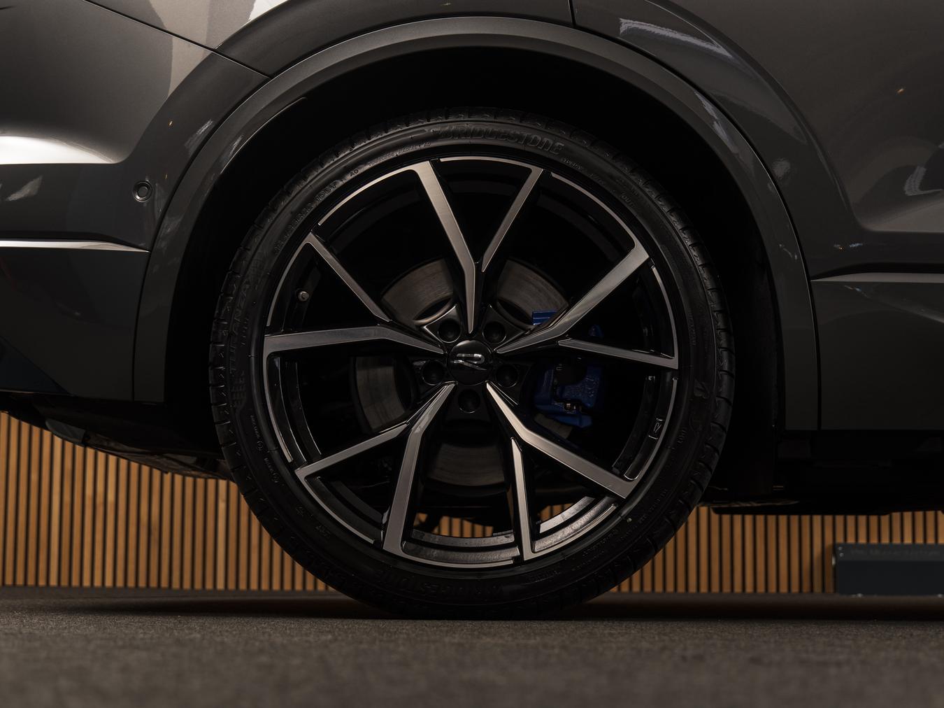 Volkswagen Touareg R eHybrid TSI 4MOTION