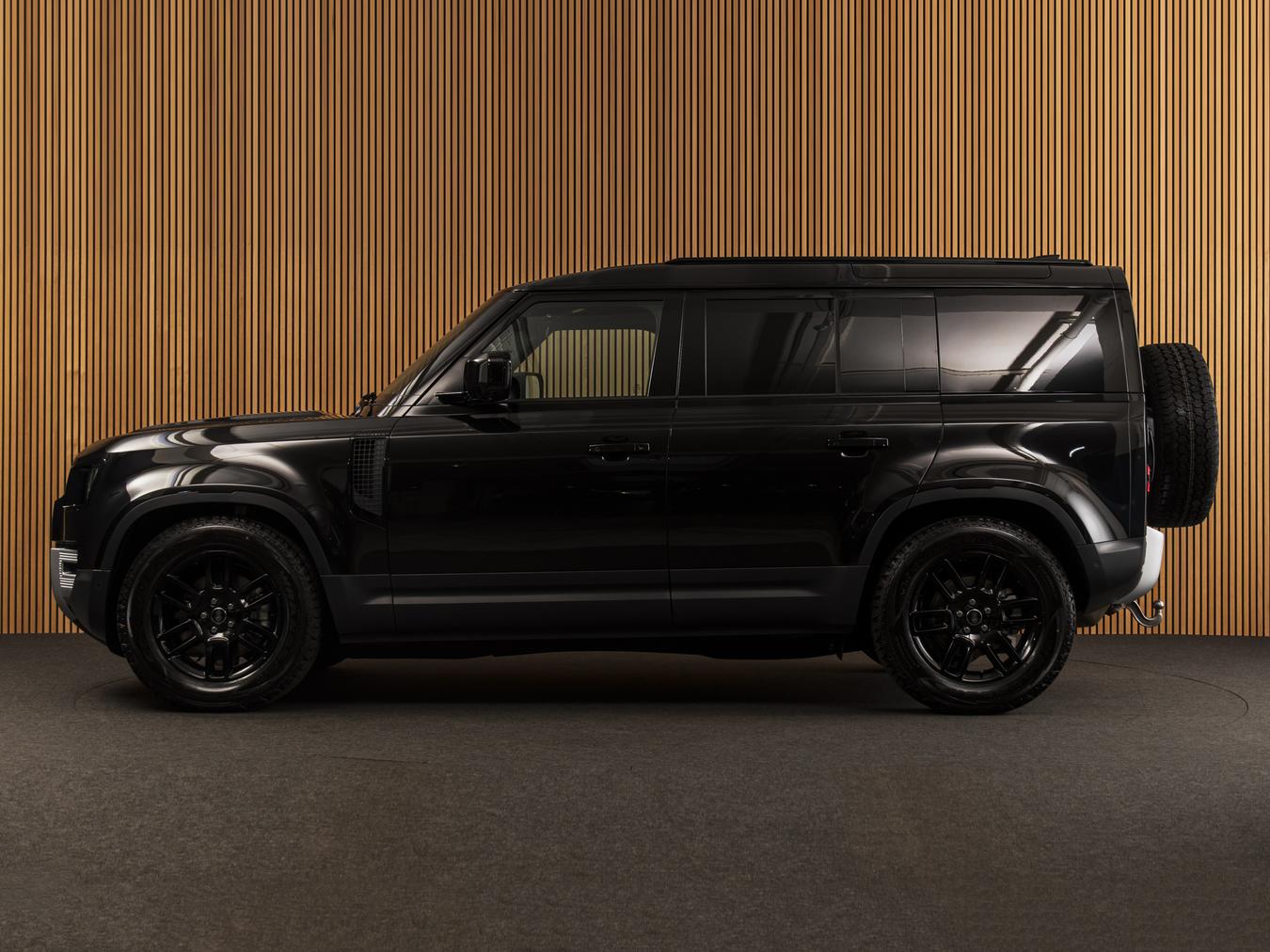 Land Rover Defender 110 Hard Top D250 S
