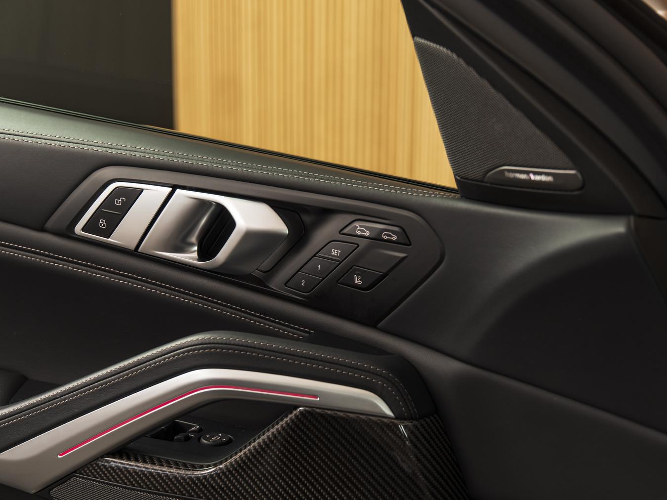 BMW X6 M50i