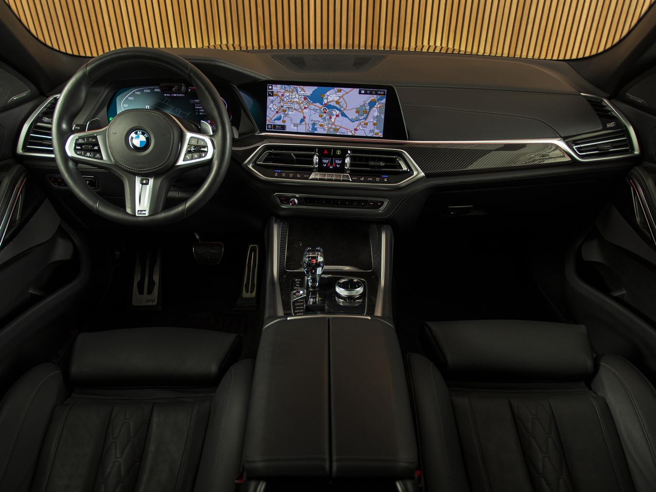 BMW X6 M50i