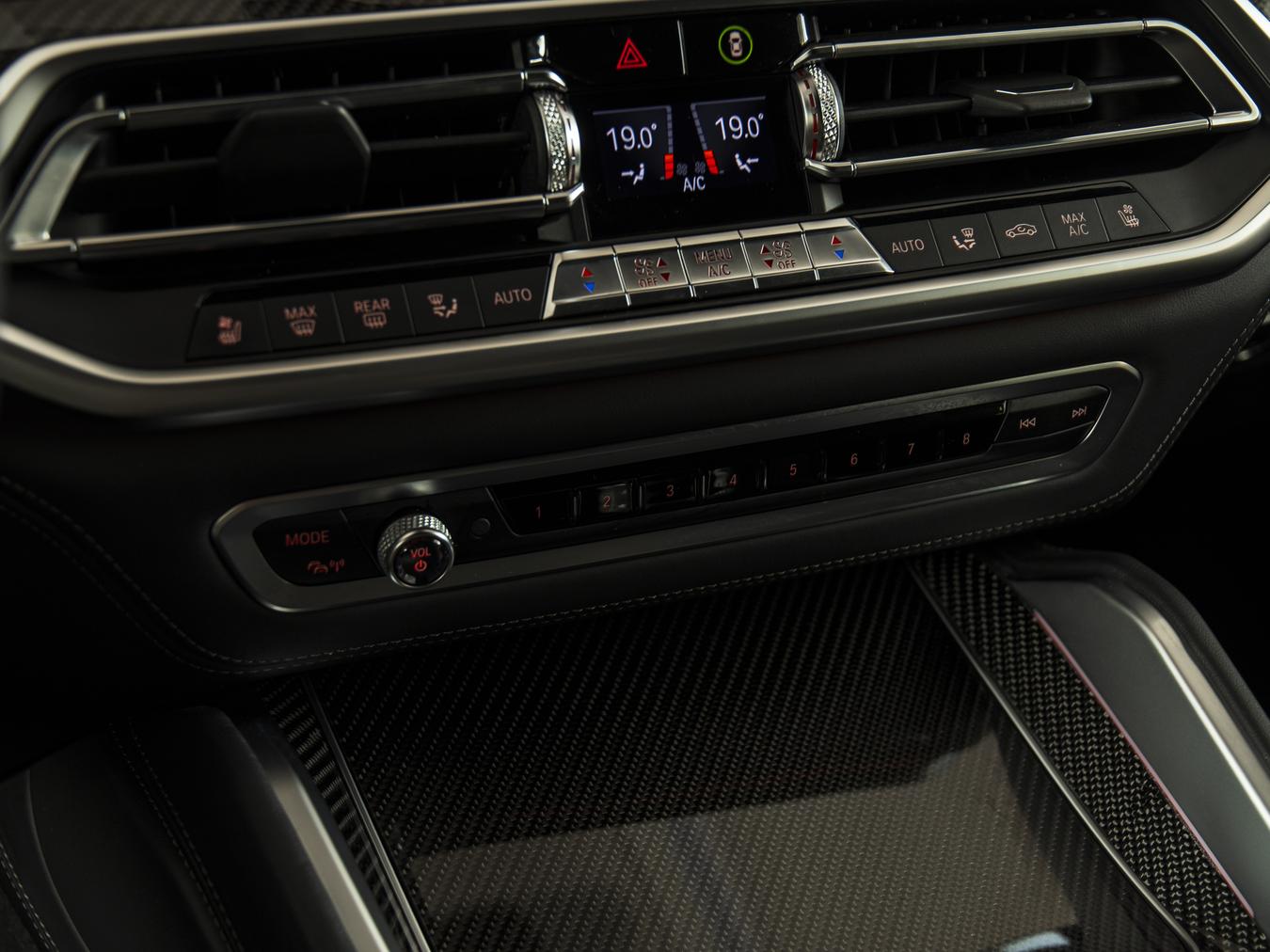 BMW X6 M50i