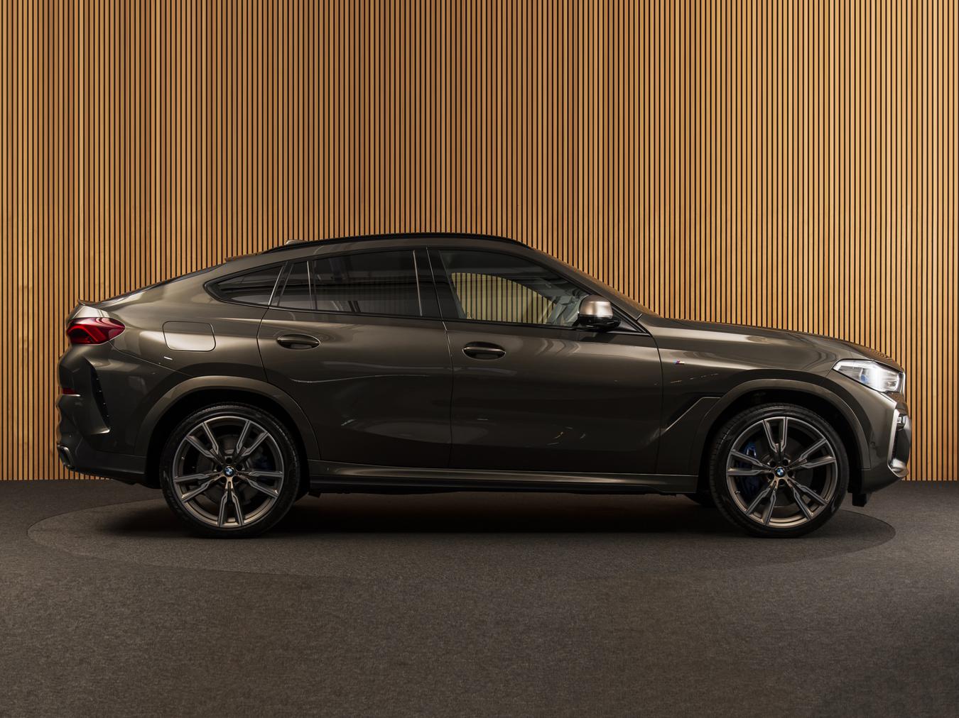 BMW X6 M50i