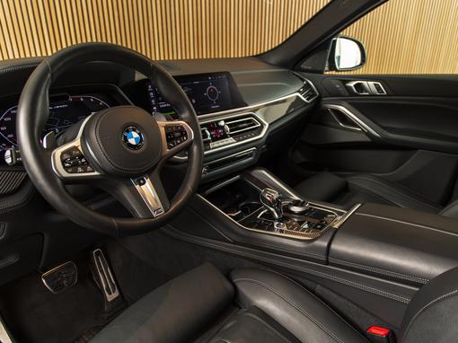 BMW X6 M50i