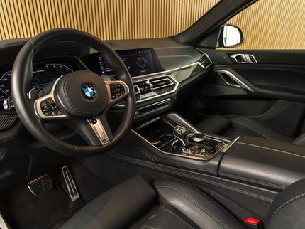 BMW X6 M50i