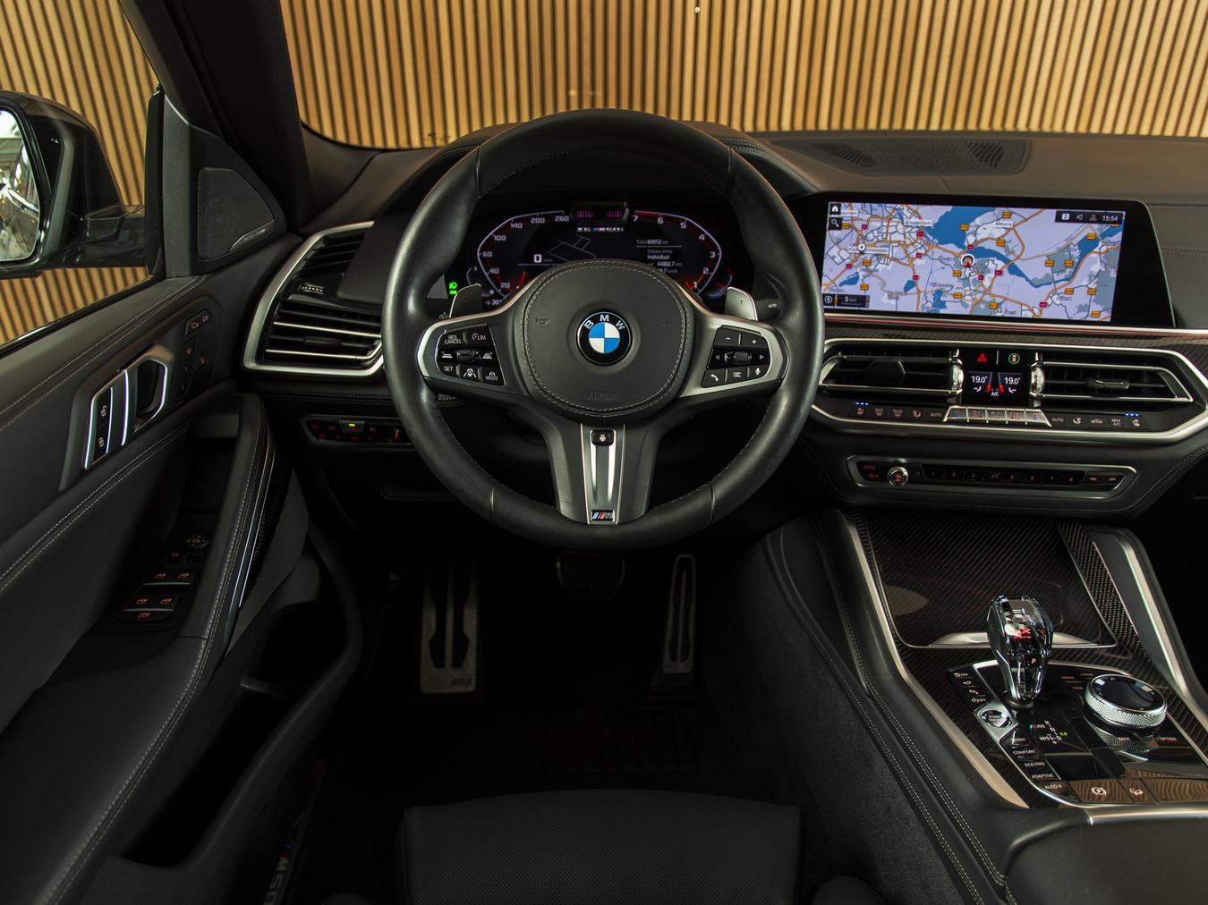 BMW X6 M50i