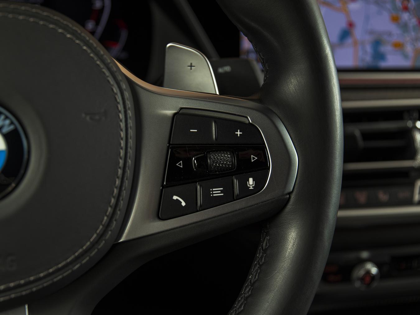 BMW X6 M50i