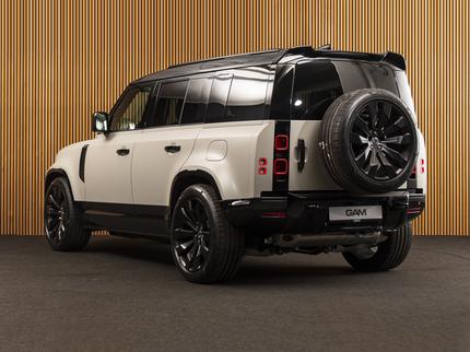 Land Rover Defender 110 X-Dynamic HSE P300e