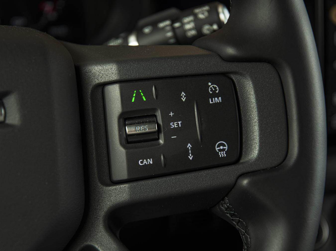 Land Rover Defender 110 X-Dynamic HSE P300e