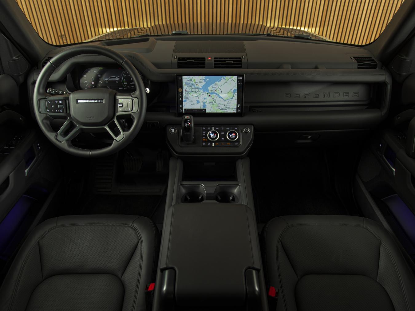 Land Rover Defender 110 X-Dynamic HSE P300e