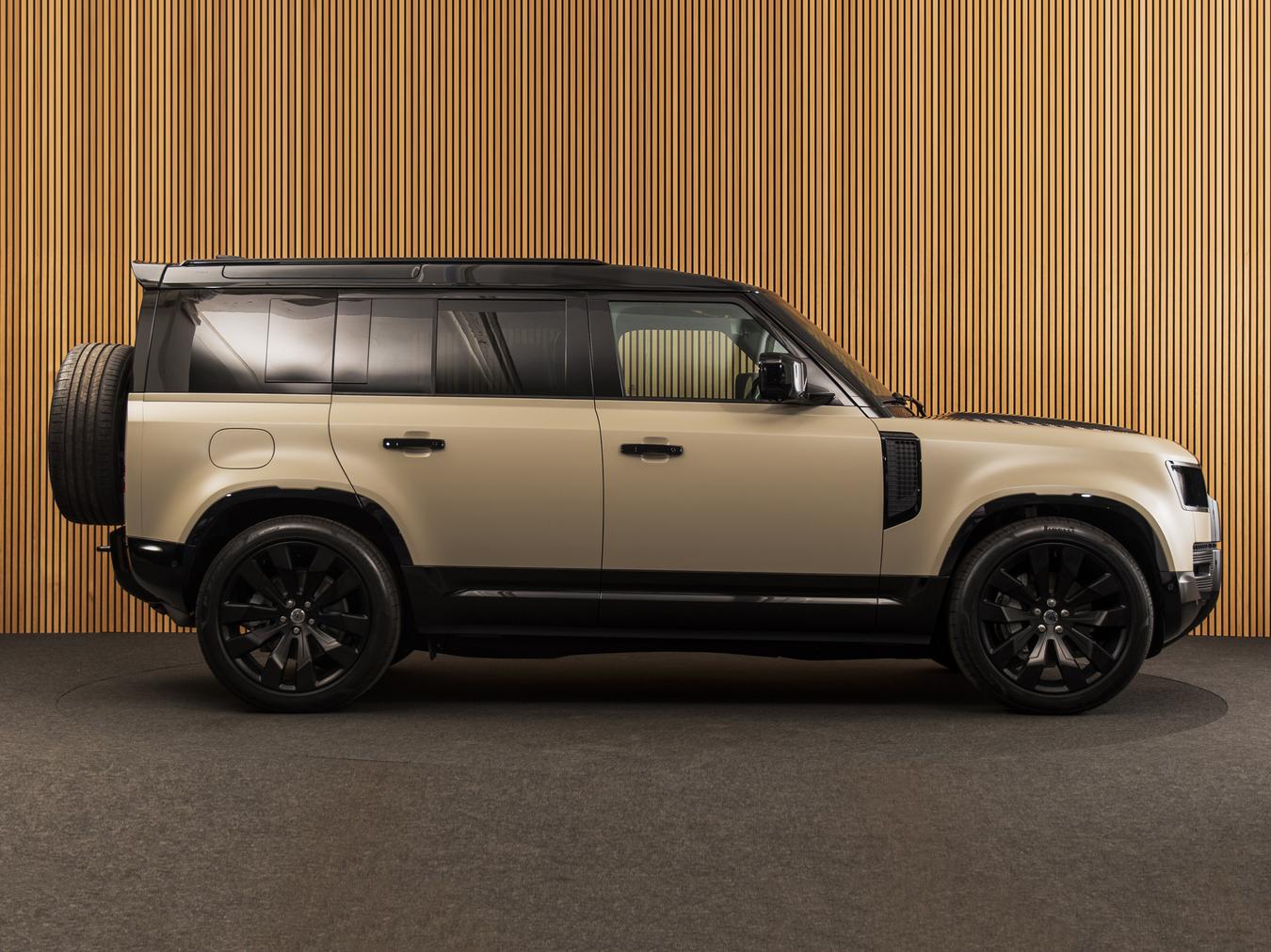 Land Rover Defender 110 X-Dynamic HSE P300e