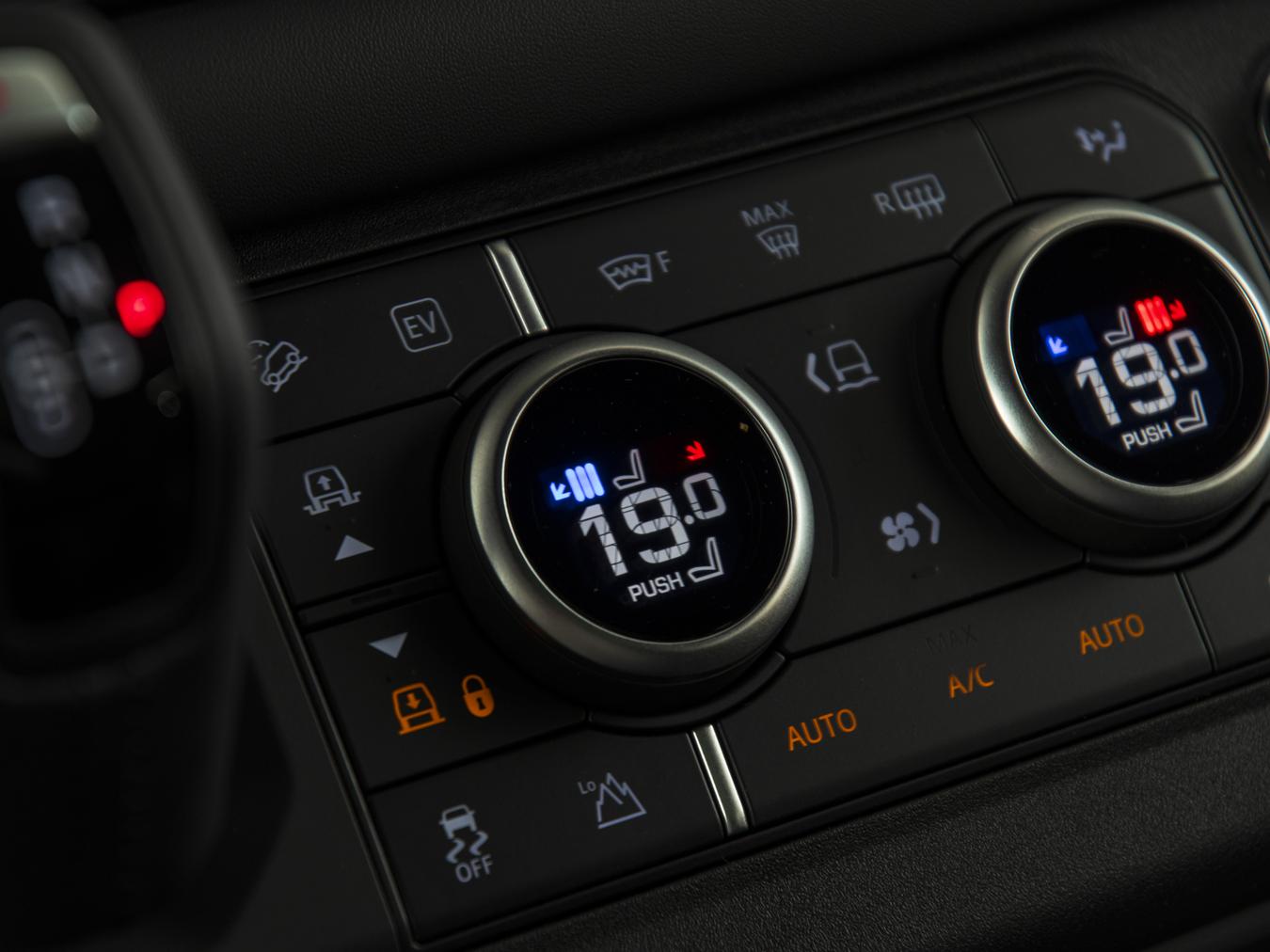 Land Rover Defender 110 X-Dynamic HSE P300e