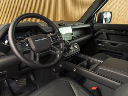 Land Rover Defender 110 X-Dynamic HSE P300e