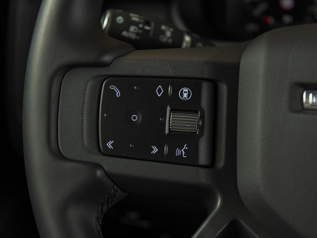 Land Rover Defender 110 X-Dynamic HSE P300e