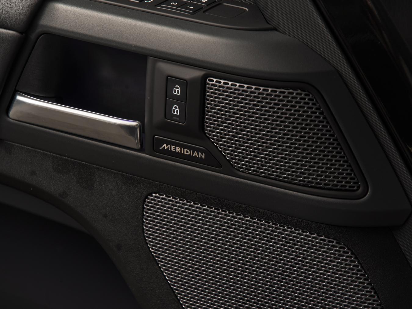Land Rover Defender 110 X-Dynamic HSE P300e