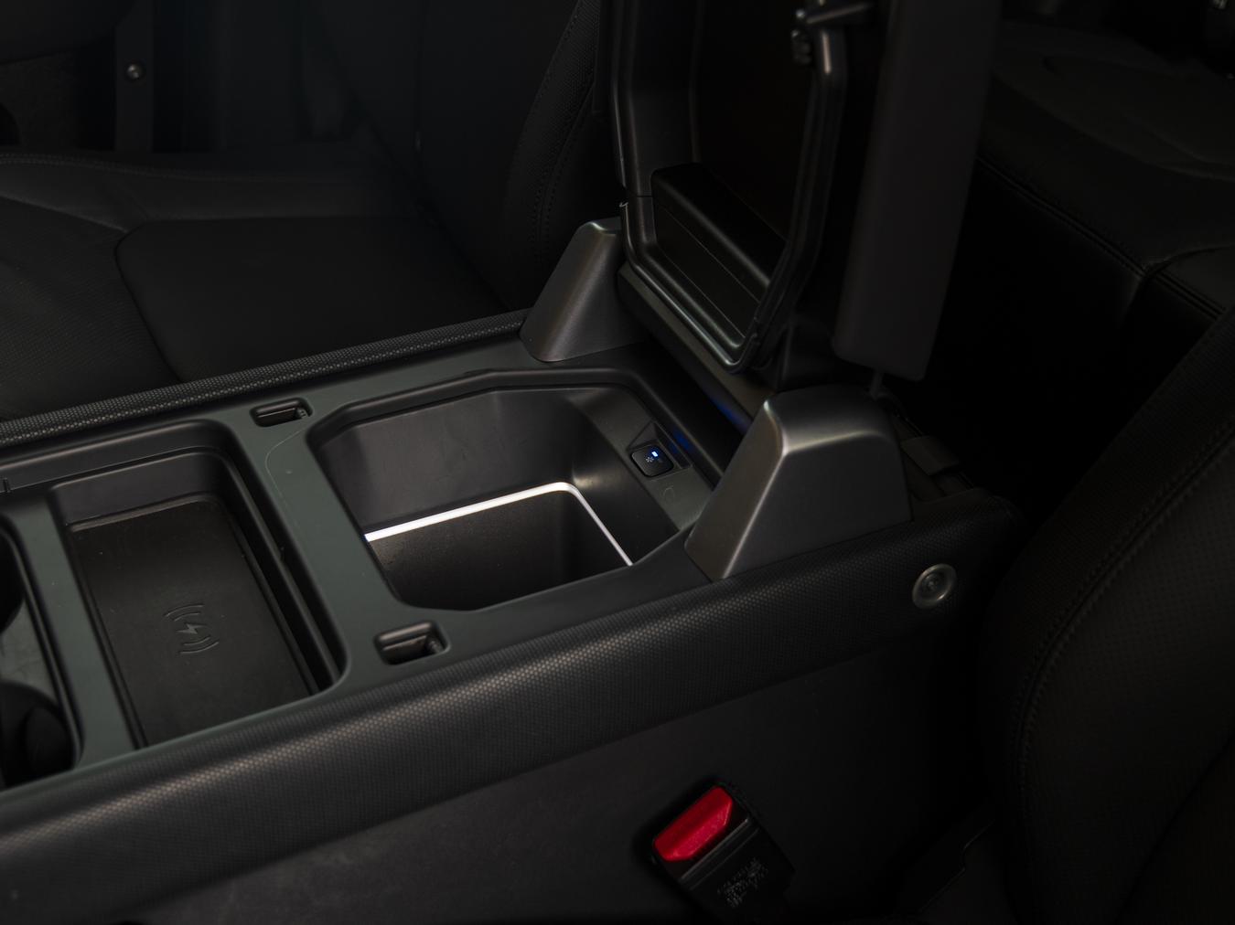 Land Rover Defender 110 X-Dynamic HSE P300e