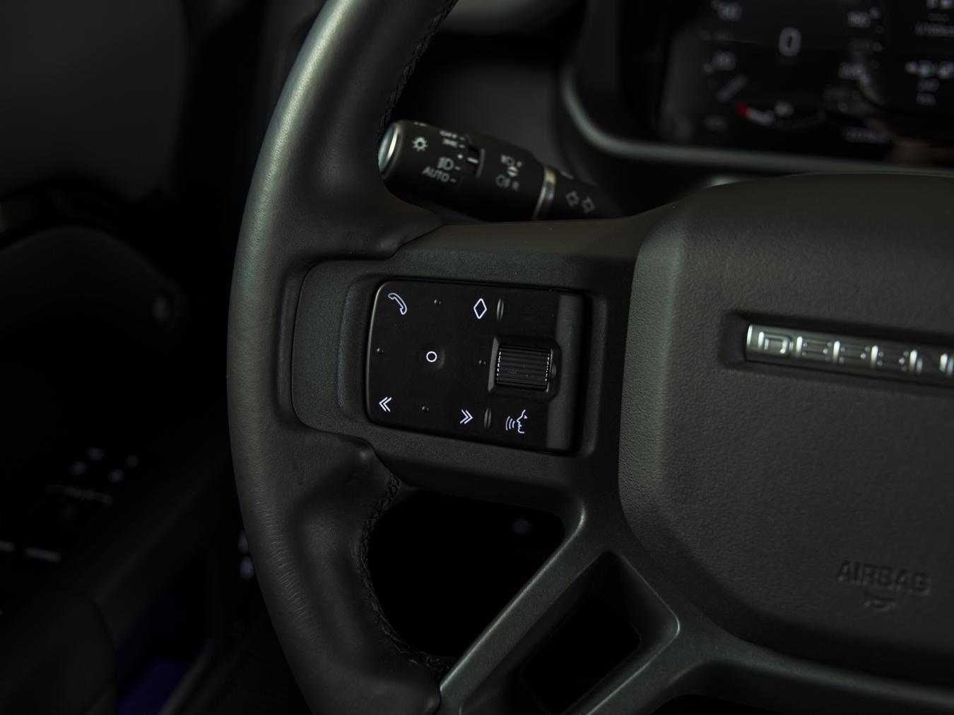 Land Rover Defender 110 X-Dynamic HSE P300e
