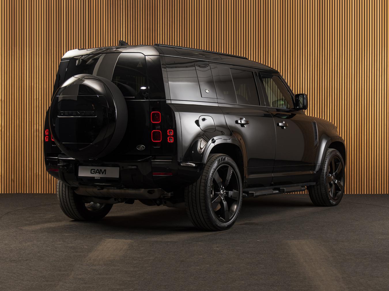 Land Rover Defender 110 X-Dynamic HSE P300e