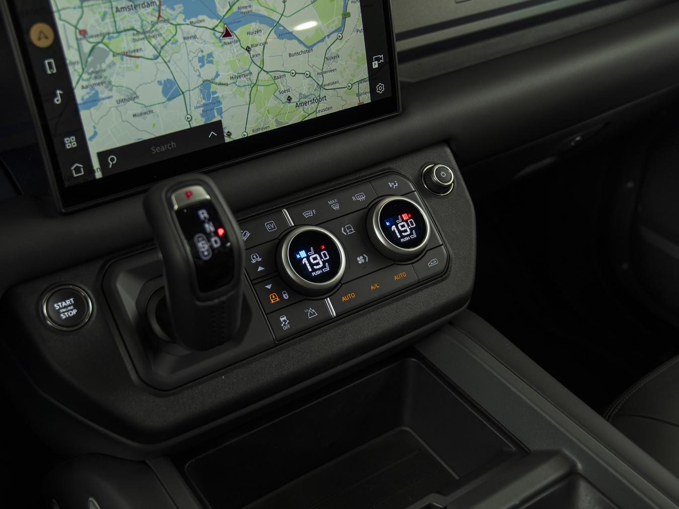 Land Rover Defender 110 X-Dynamic HSE P300e