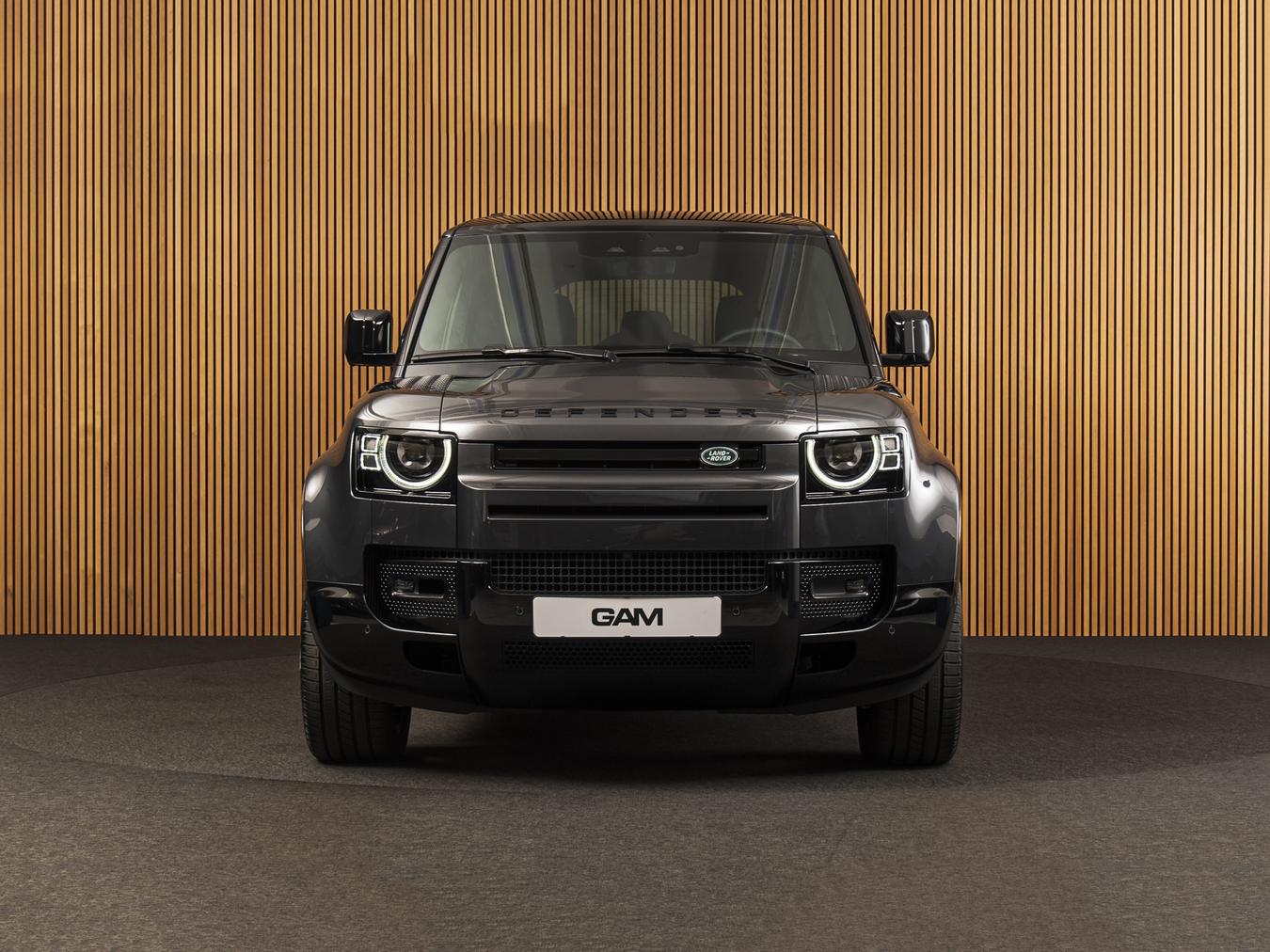 Land Rover Defender 110 X-Dynamic HSE P300e