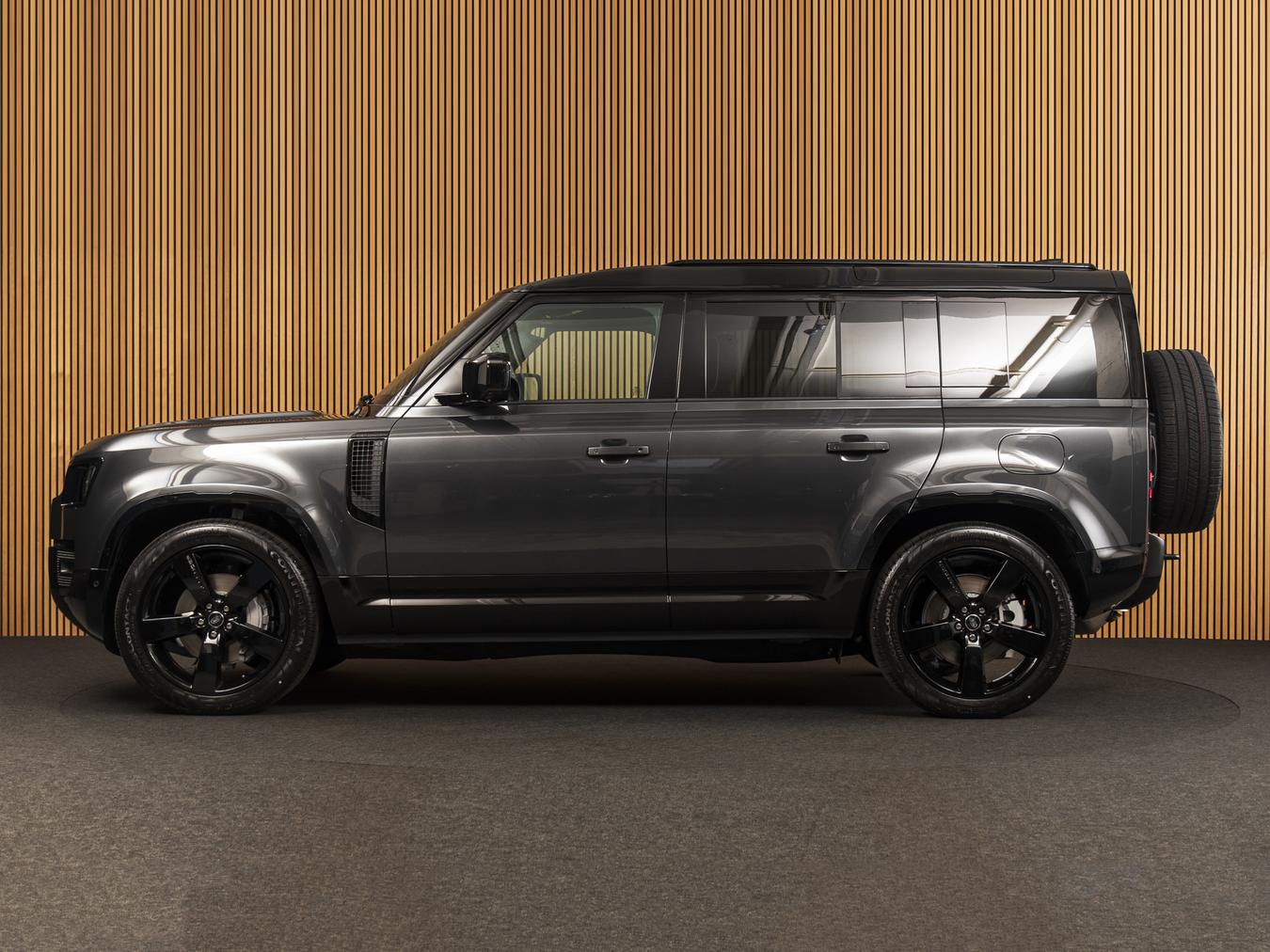 Land Rover Defender 110 X-Dynamic HSE P300e