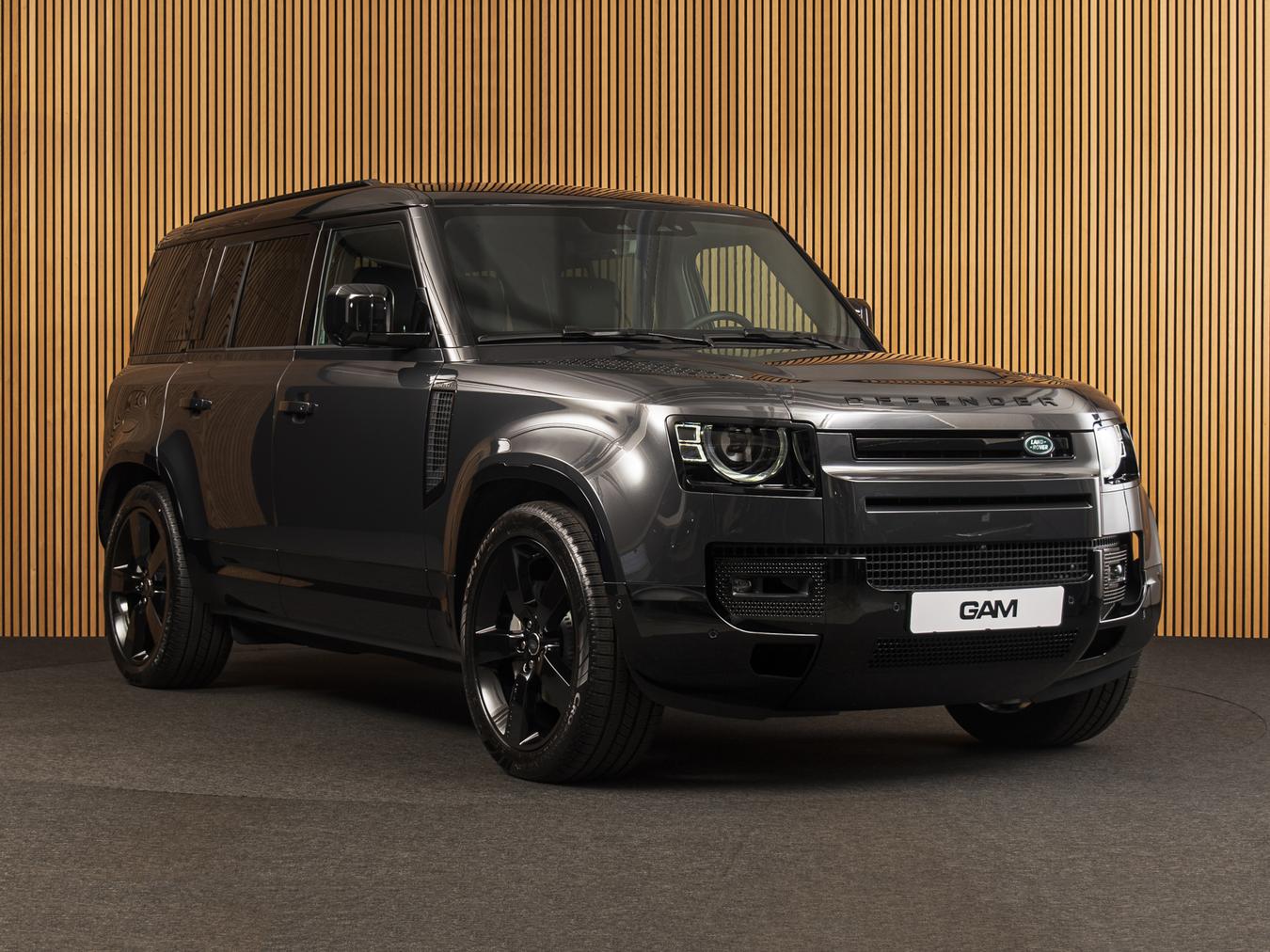 Land Rover Defender 110 X-Dynamic HSE P300e