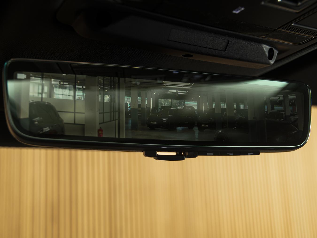 Land Rover Defender 110 X-Dynamic HSE P300e