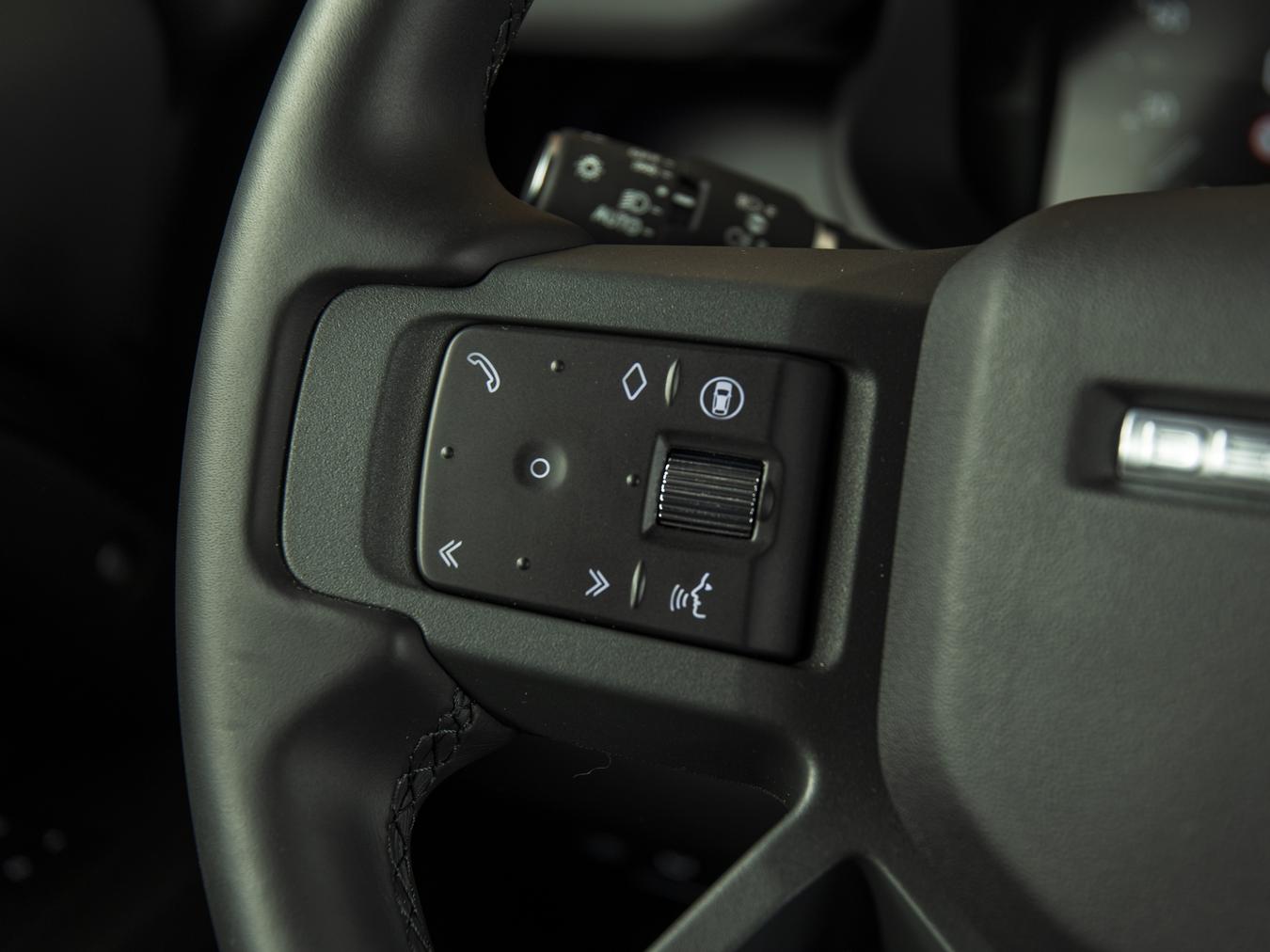 Land Rover Defender 110 X-Dynamic HSE P300e