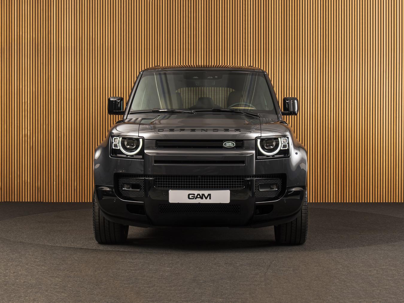 Land Rover Defender 110 X-Dynamic HSE P300e