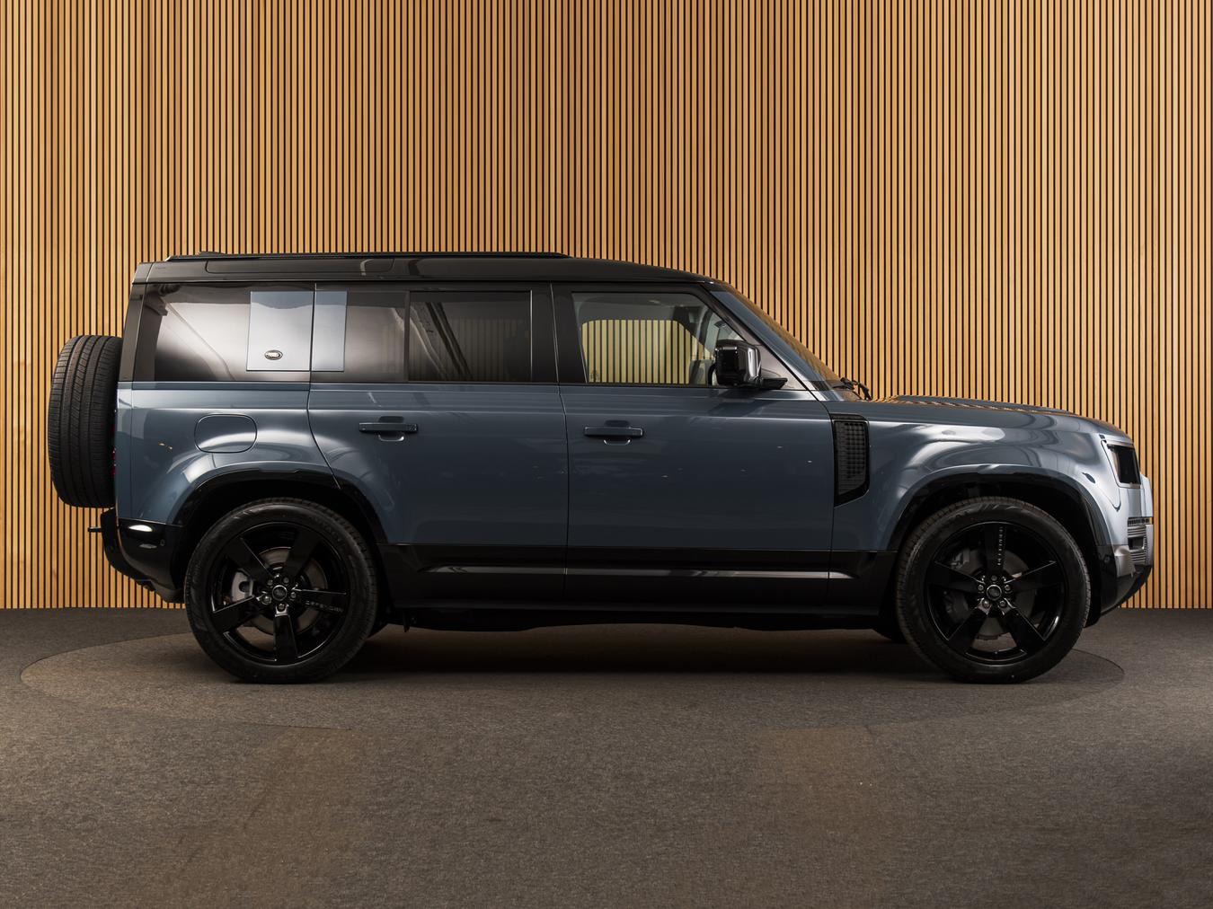 Land Rover Defender 110 X-Dynamic HSE P300e