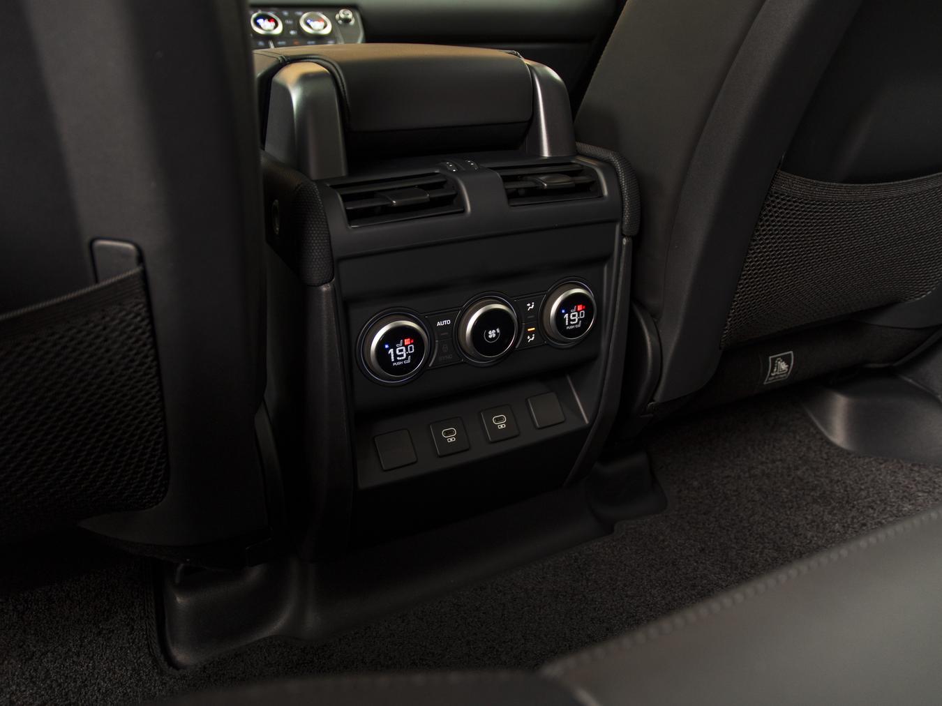 Land Rover Defender 110 X-Dynamic HSE P300e