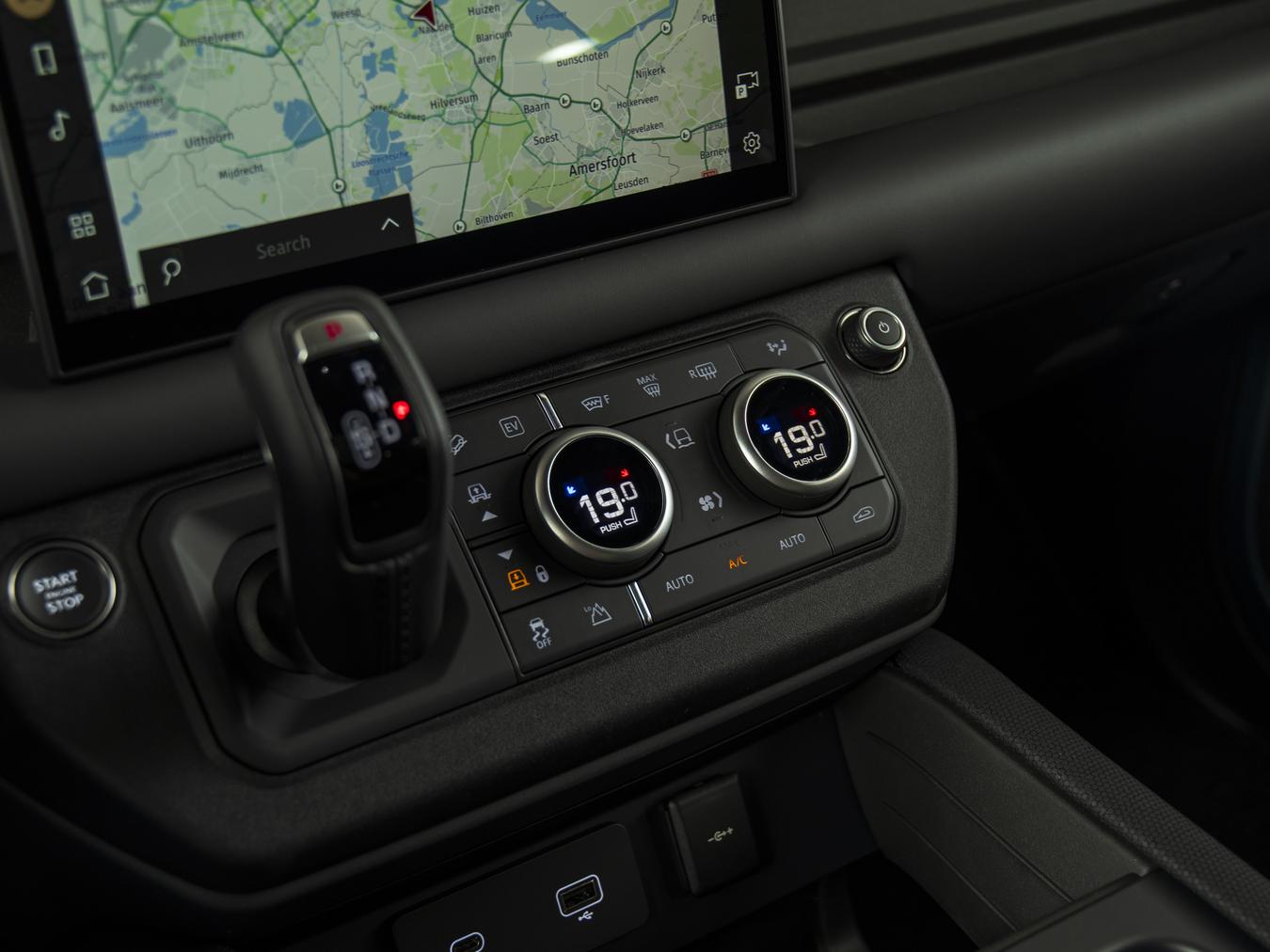 Land Rover Defender 110 X-Dynamic HSE P300e