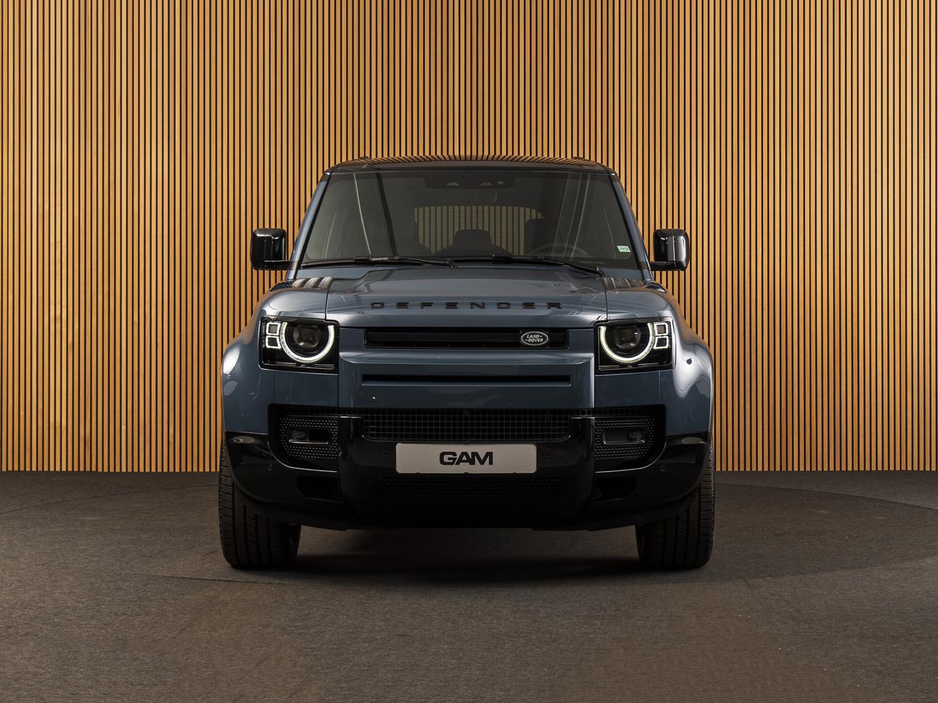 Land Rover Defender 110 X-Dynamic HSE P300e