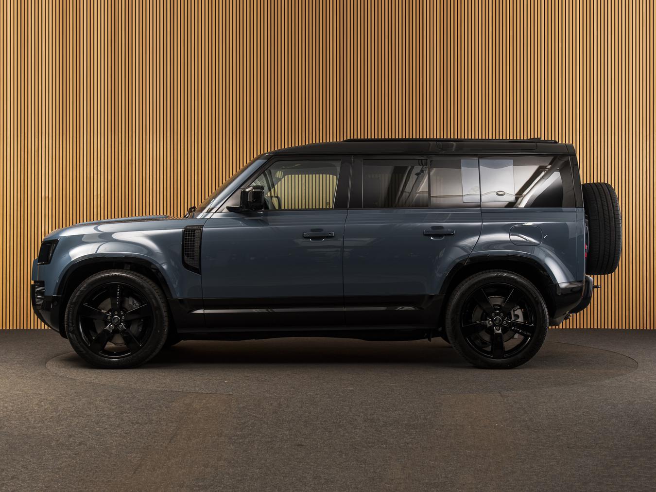 Land Rover Defender 110 X-Dynamic HSE P300e
