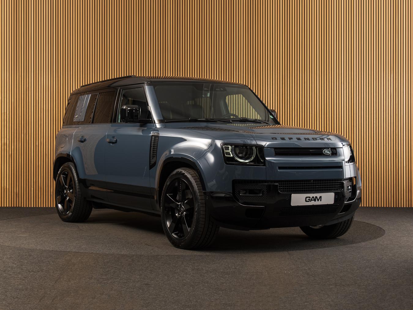 Land Rover Defender 110 X-Dynamic HSE P300e