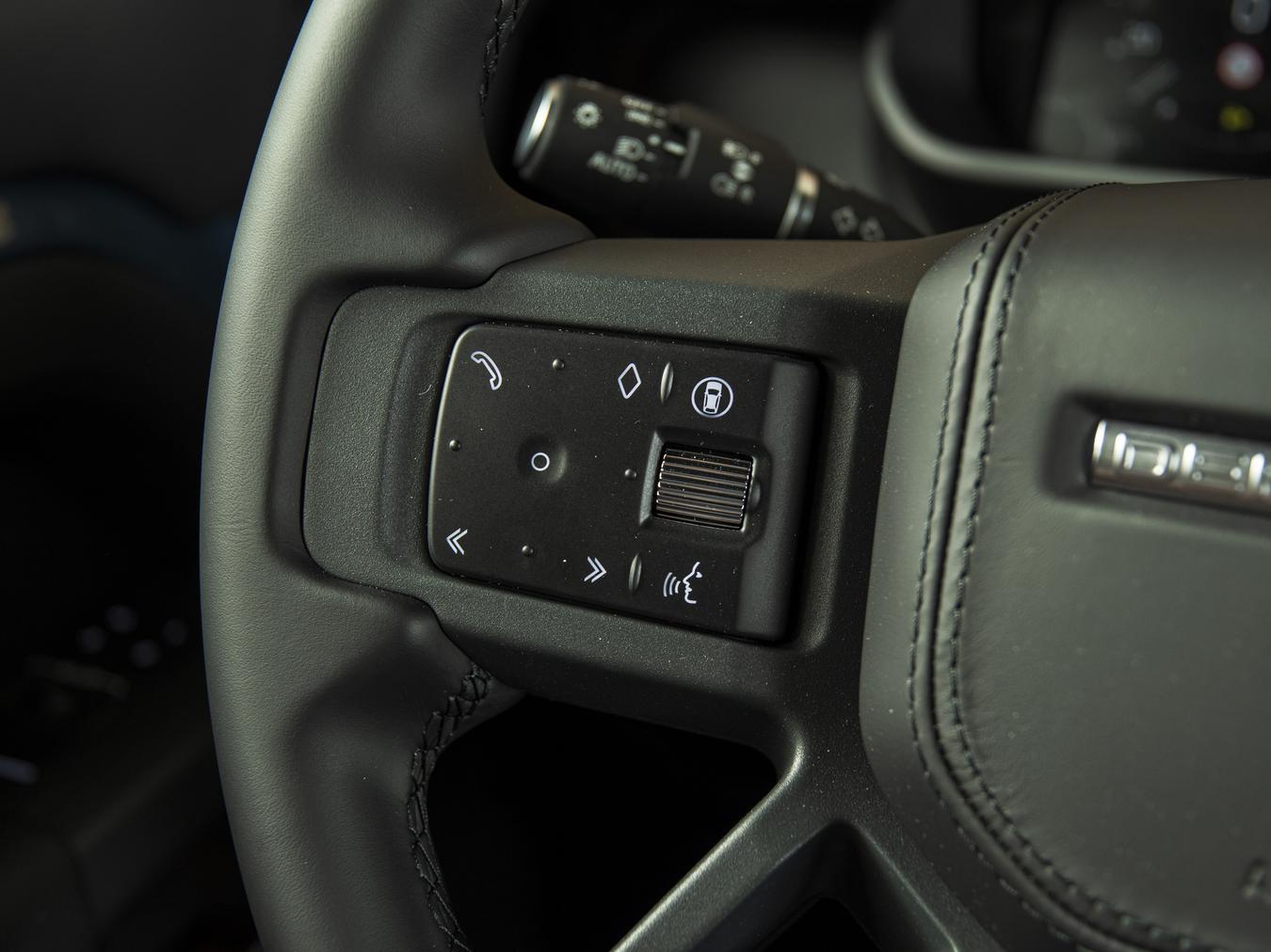 Land Rover Defender 110 X-Dynamic HSE P300e