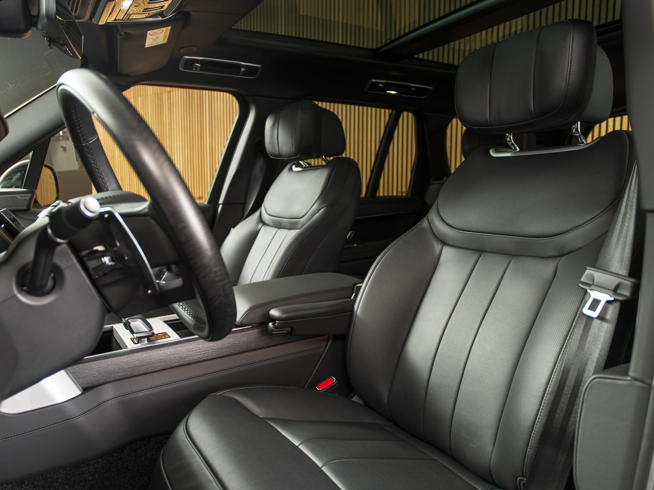 Land Rover Range Rover P550e Autobiography