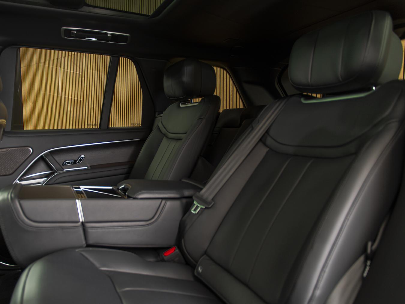 Land Rover Range Rover P550e Autobiography