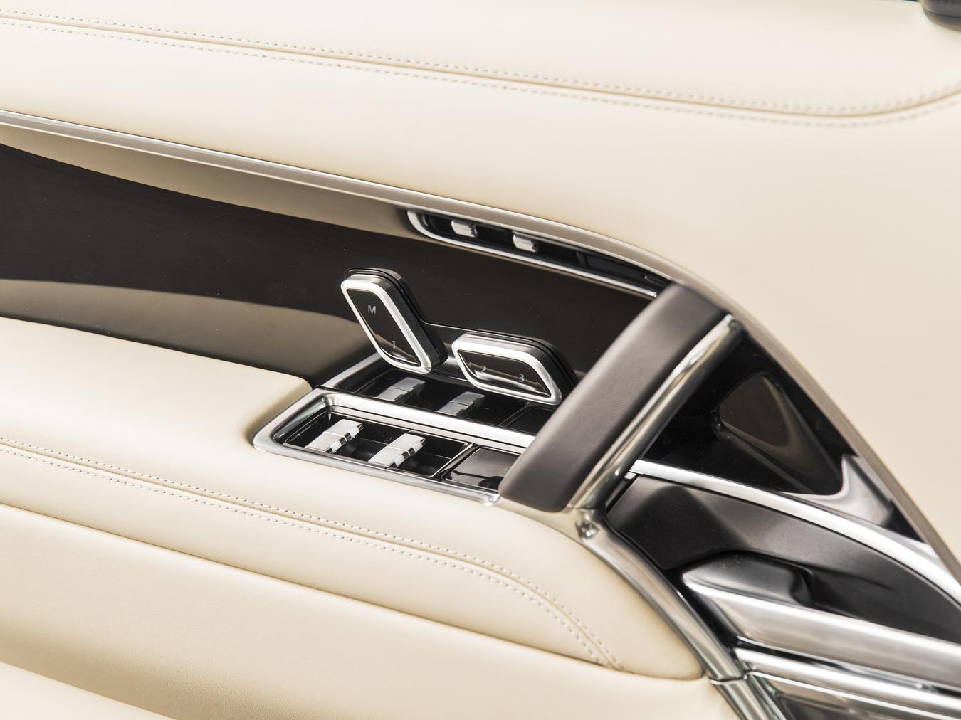 Land Rover Range Rover P550e Autobiography