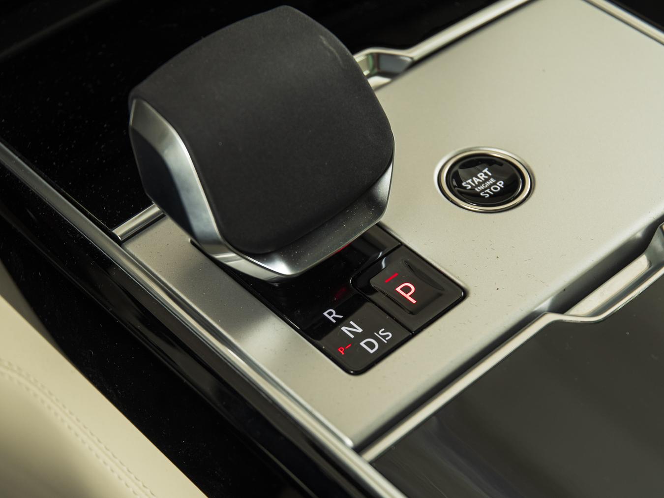 Land Rover Range Rover P550e Autobiography