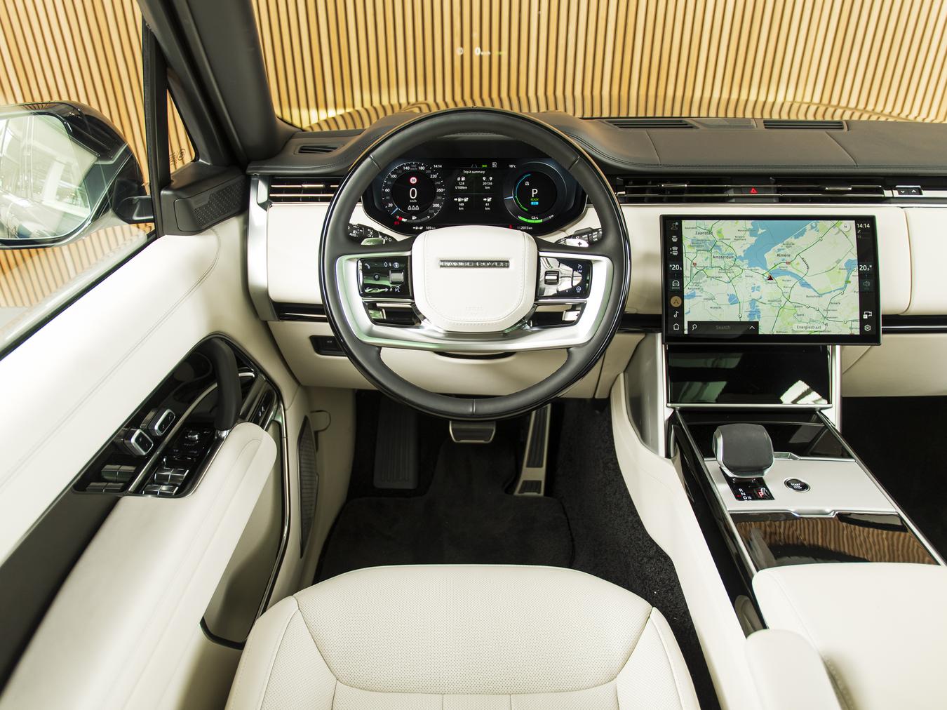 Land Rover Range Rover P550e Autobiography