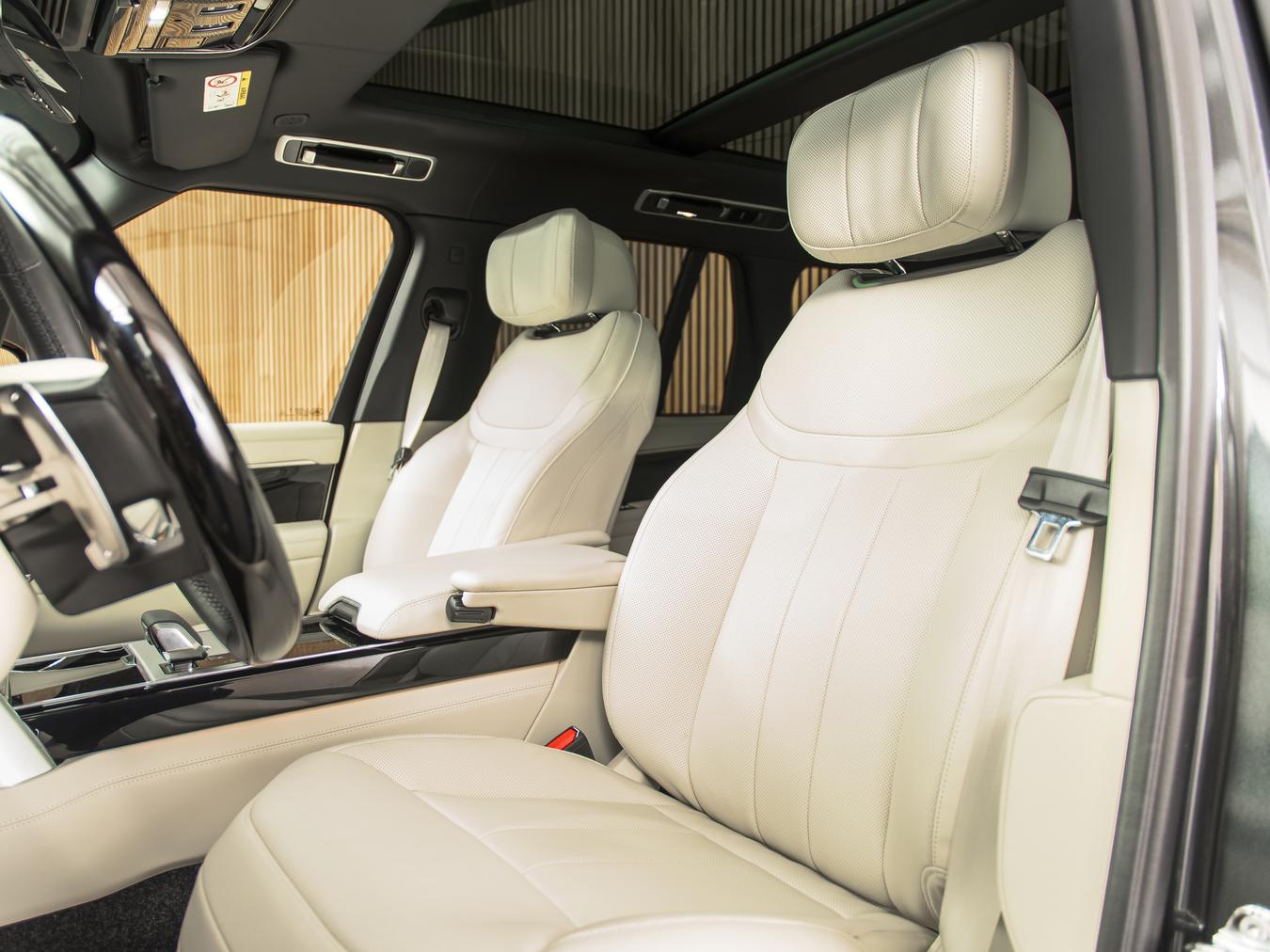 Land Rover Range Rover P550e Autobiography