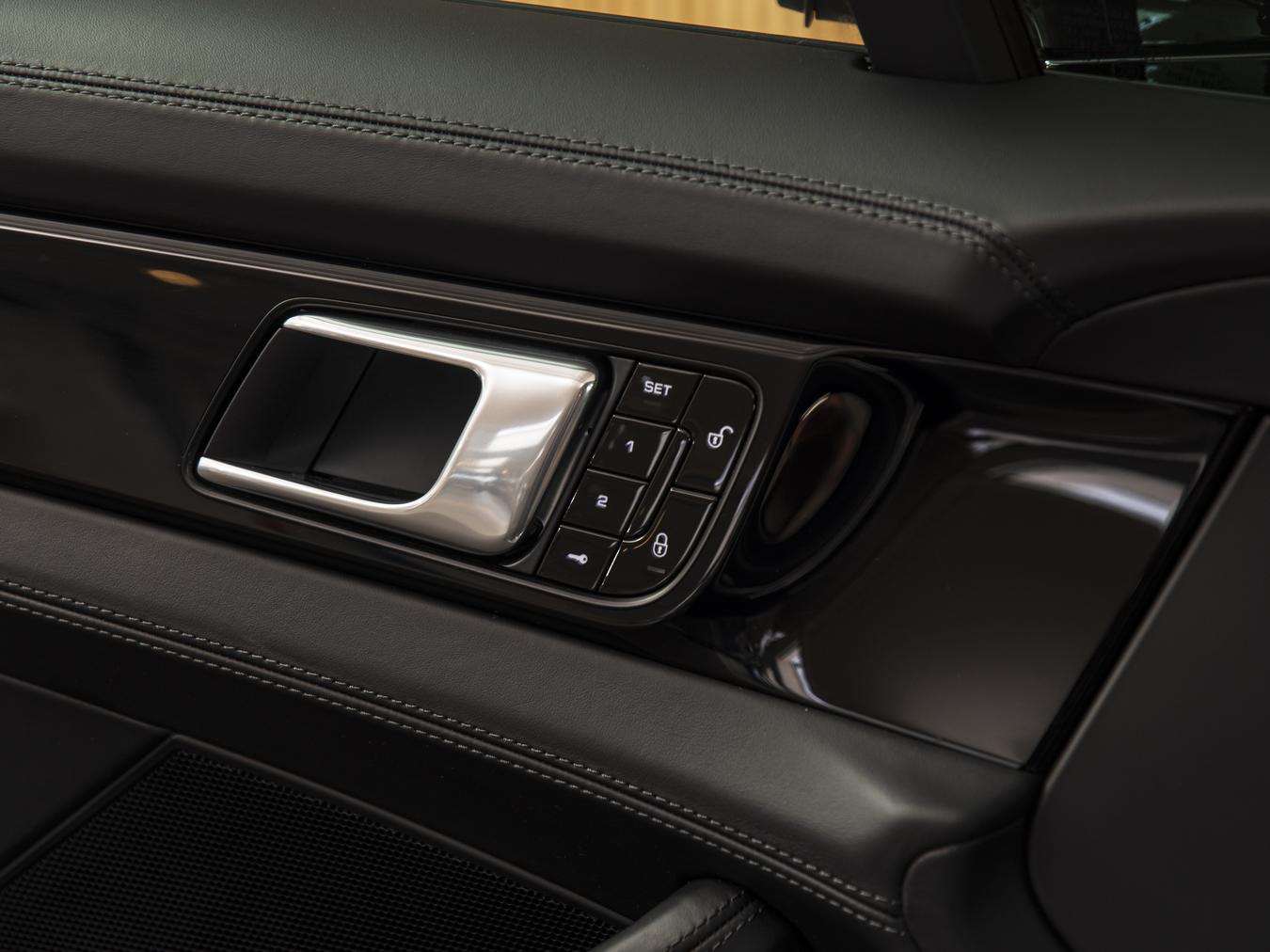 Porsche Panamera 4 E-Hybrid Sports Turismo