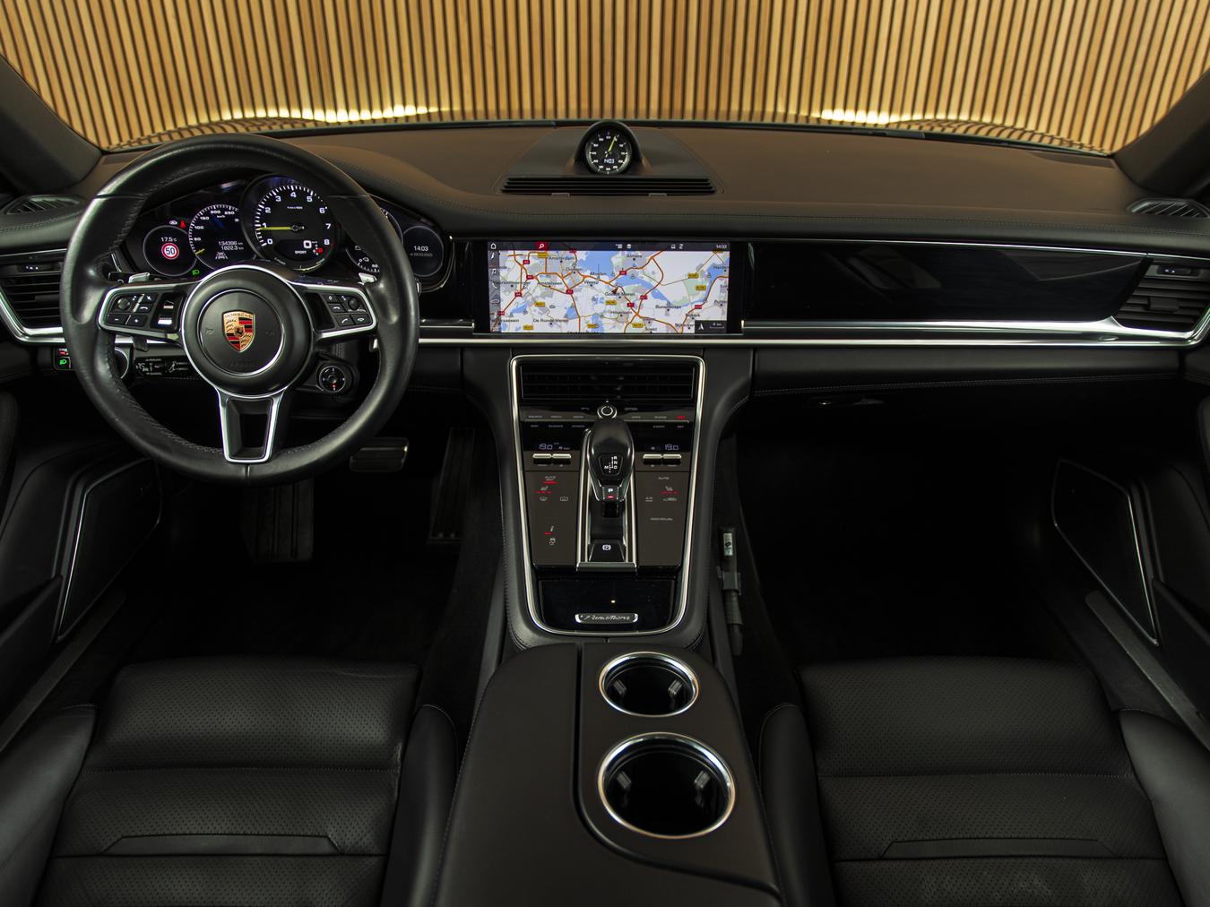 Porsche Panamera 4 E-Hybrid Sports Turismo